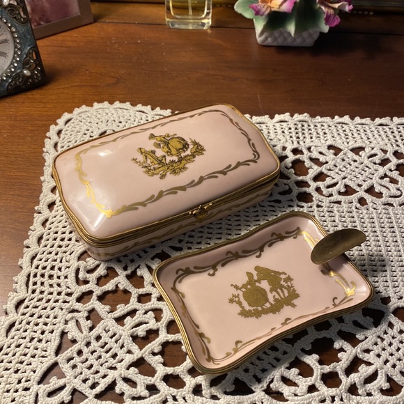 Carlin Comforts Pink Porcelain Dresser Ashtray - Picture 12 of 15